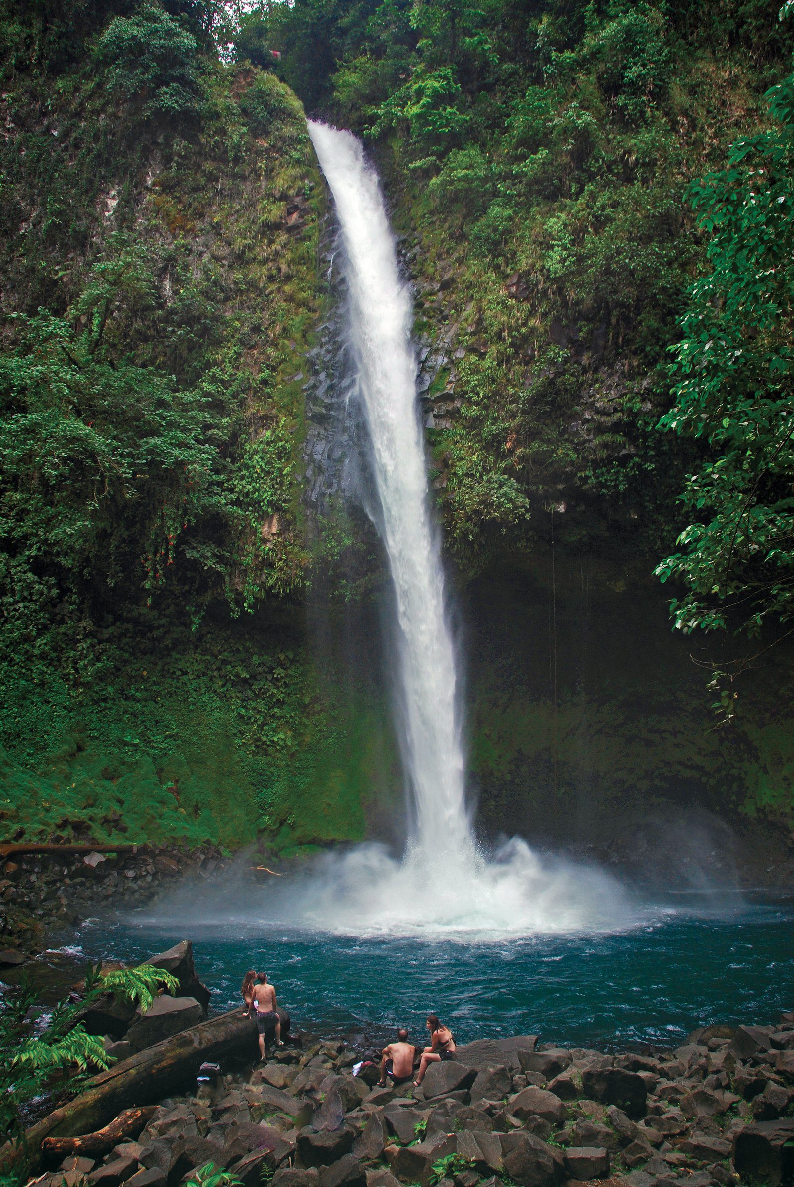 La Fortuna Waterfall, Volcano Hike, Lunch & Hot River — photo 5